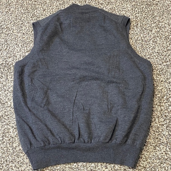 Fairway & Greene Italian Merino Wool Dark Gray V-Neck Sweater Vest - Picture 8 of 9